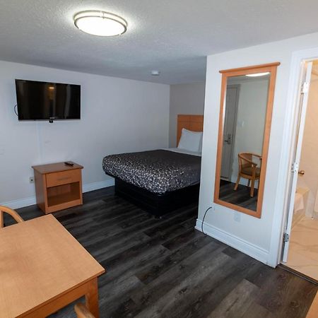 Borden Inn And Suites Angus Ngoại thất bức ảnh