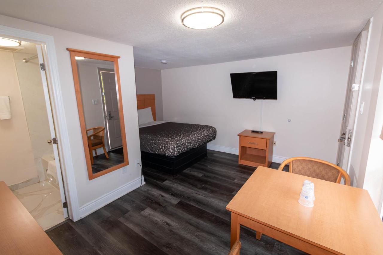 Borden Inn And Suites Angus Ngoại thất bức ảnh