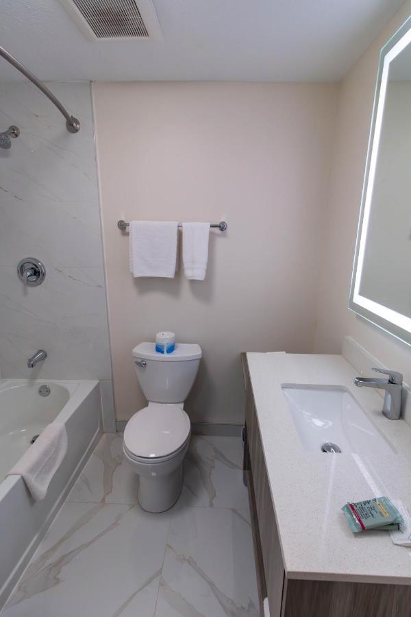 Borden Inn And Suites Angus Ngoại thất bức ảnh