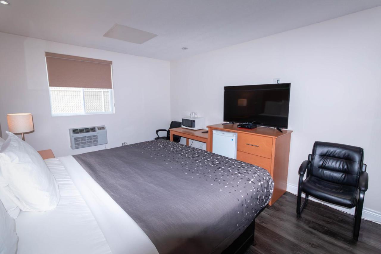 Borden Inn And Suites Angus Ngoại thất bức ảnh