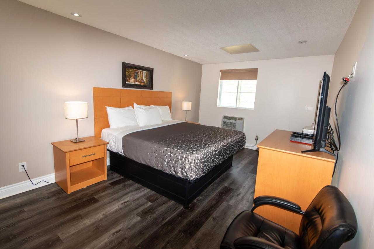 Borden Inn And Suites Angus Ngoại thất bức ảnh