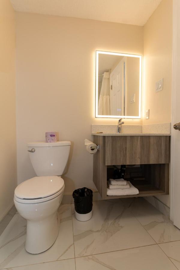 Borden Inn And Suites Angus Ngoại thất bức ảnh