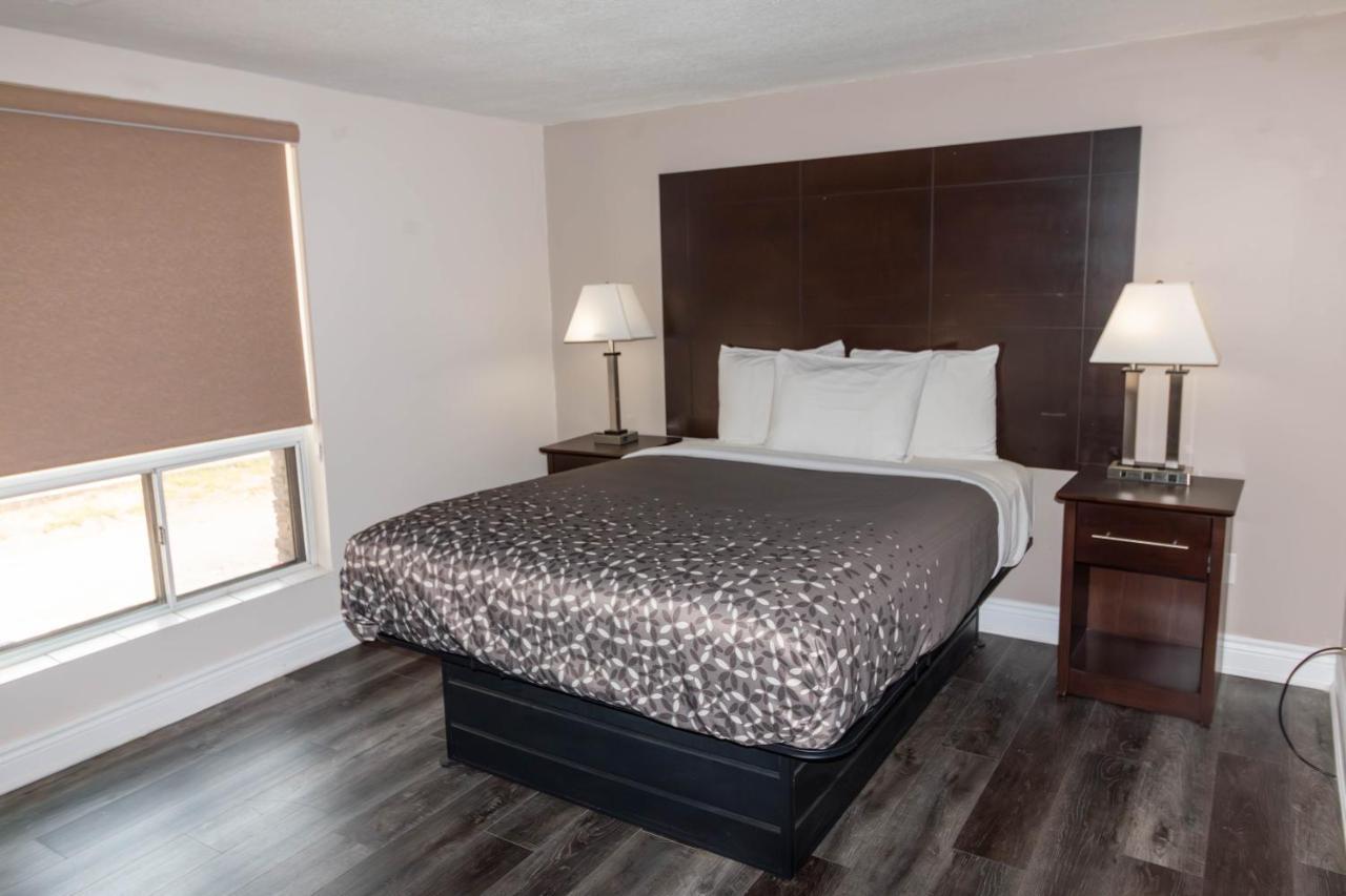 Borden Inn And Suites Angus Ngoại thất bức ảnh
