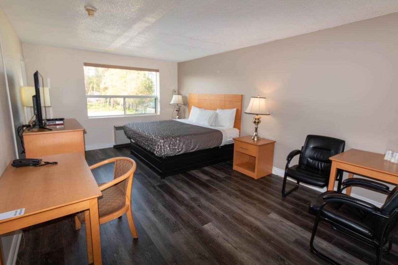 Borden Inn And Suites Angus Ngoại thất bức ảnh
