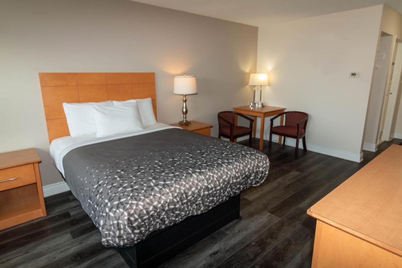 Borden Inn And Suites Angus Ngoại thất bức ảnh